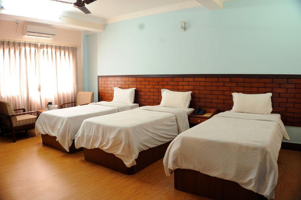 Hotel Brihaspati Kathmandu Buitenkant foto