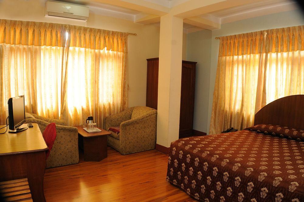 Hotel Brihaspati Kathmandu Buitenkant foto