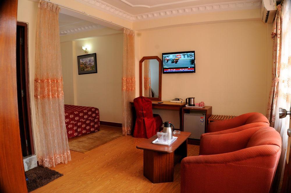 Hotel Brihaspati Kathmandu Buitenkant foto