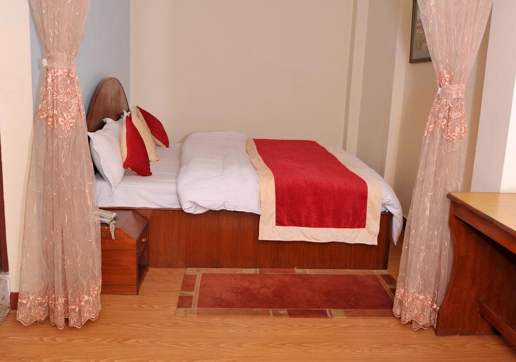 Hotel Brihaspati Kathmandu Buitenkant foto