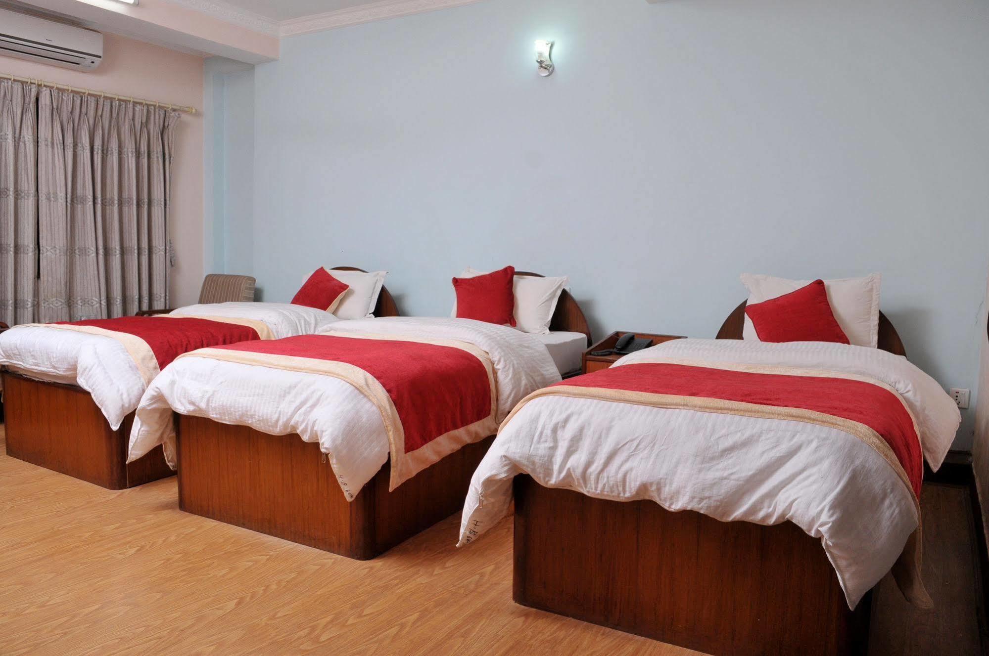 Hotel Brihaspati Kathmandu Buitenkant foto