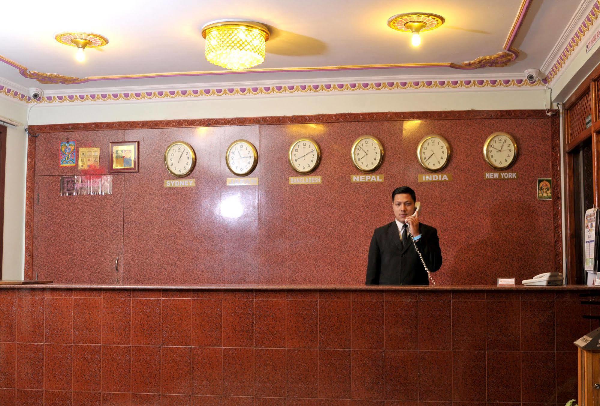 Hotel Brihaspati Kathmandu Buitenkant foto