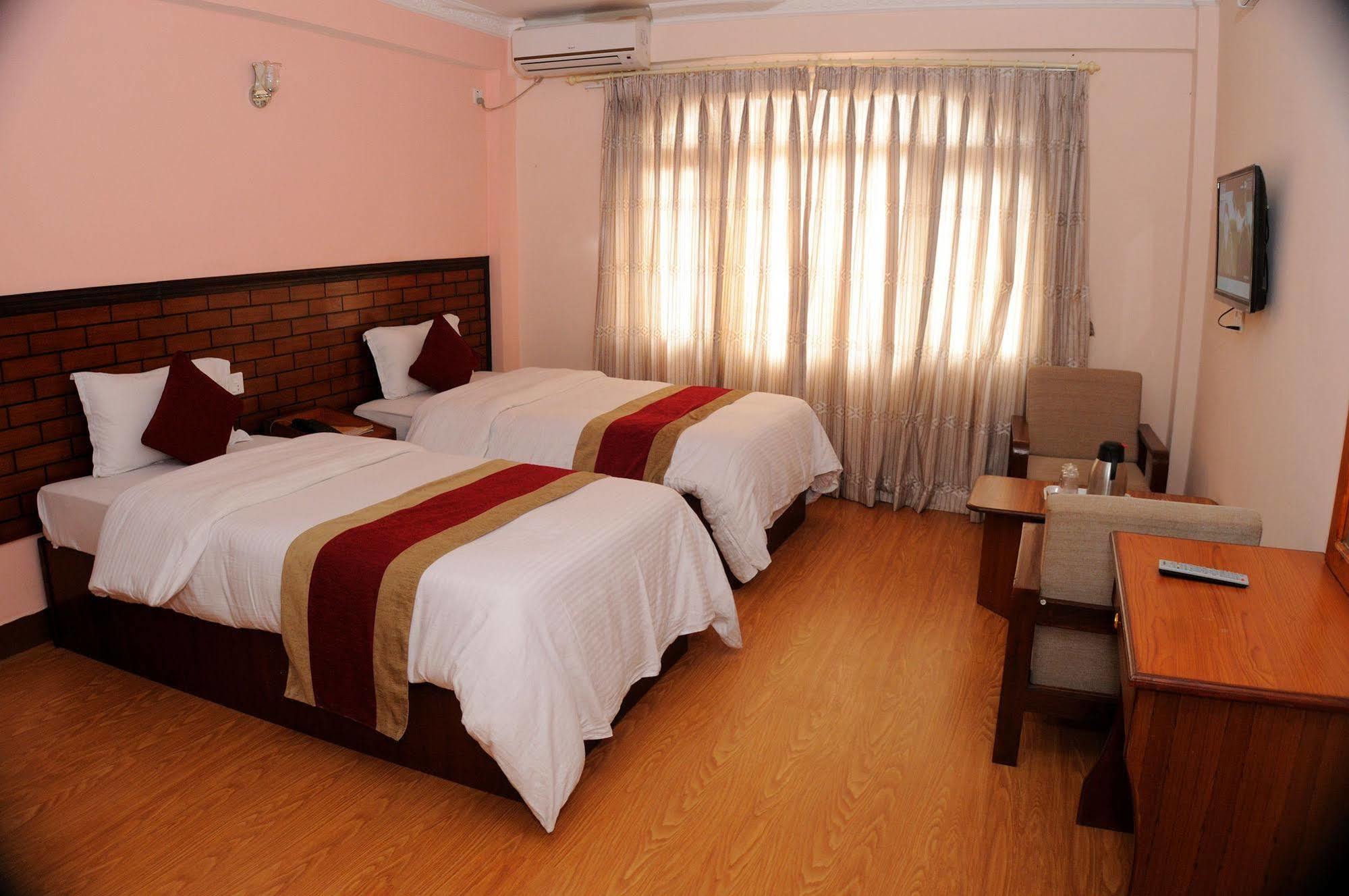 Hotel Brihaspati Kathmandu Buitenkant foto