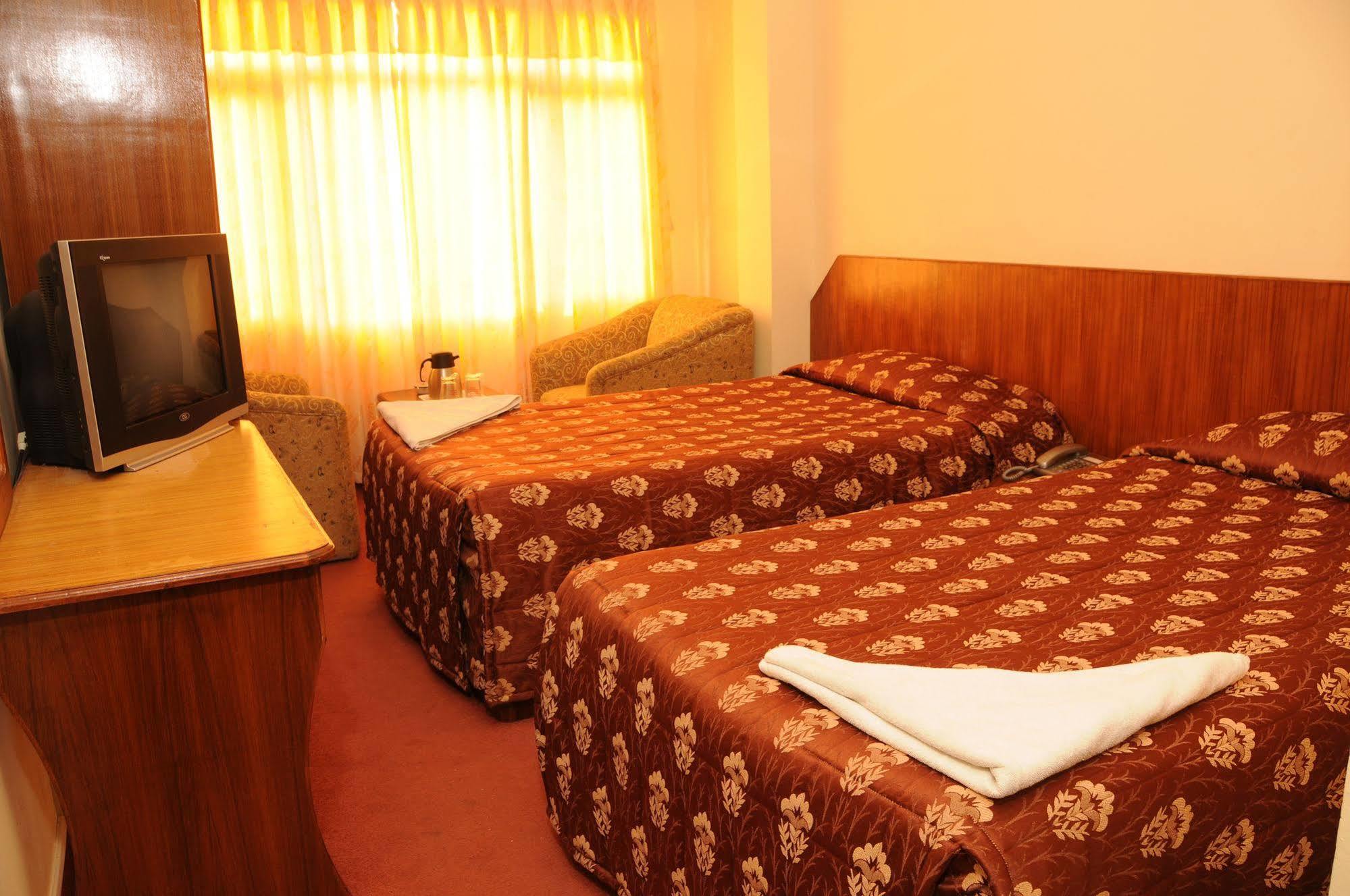 Hotel Brihaspati Kathmandu Buitenkant foto