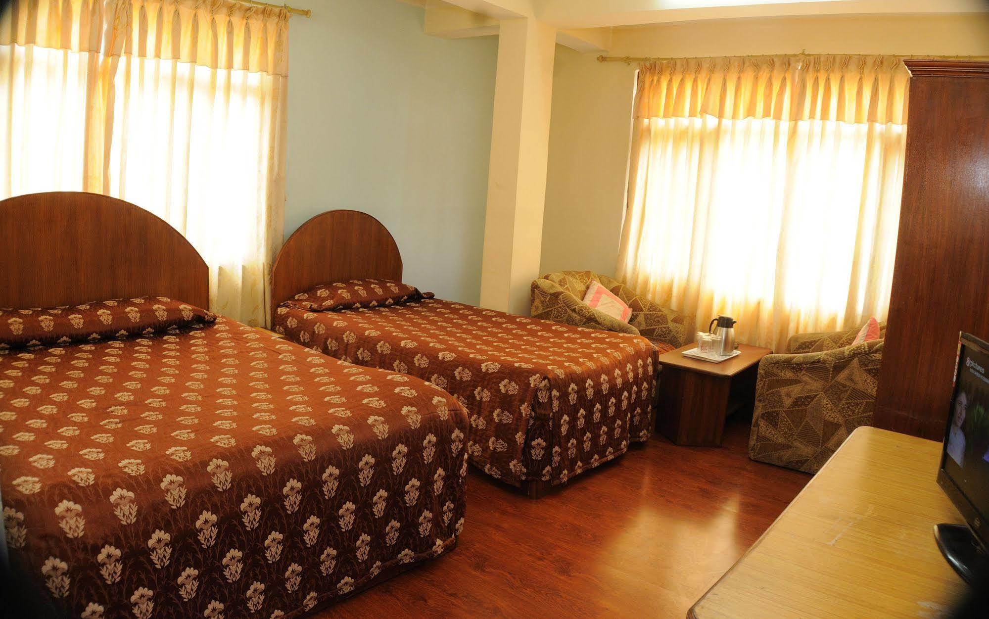 Hotel Brihaspati Kathmandu Buitenkant foto
