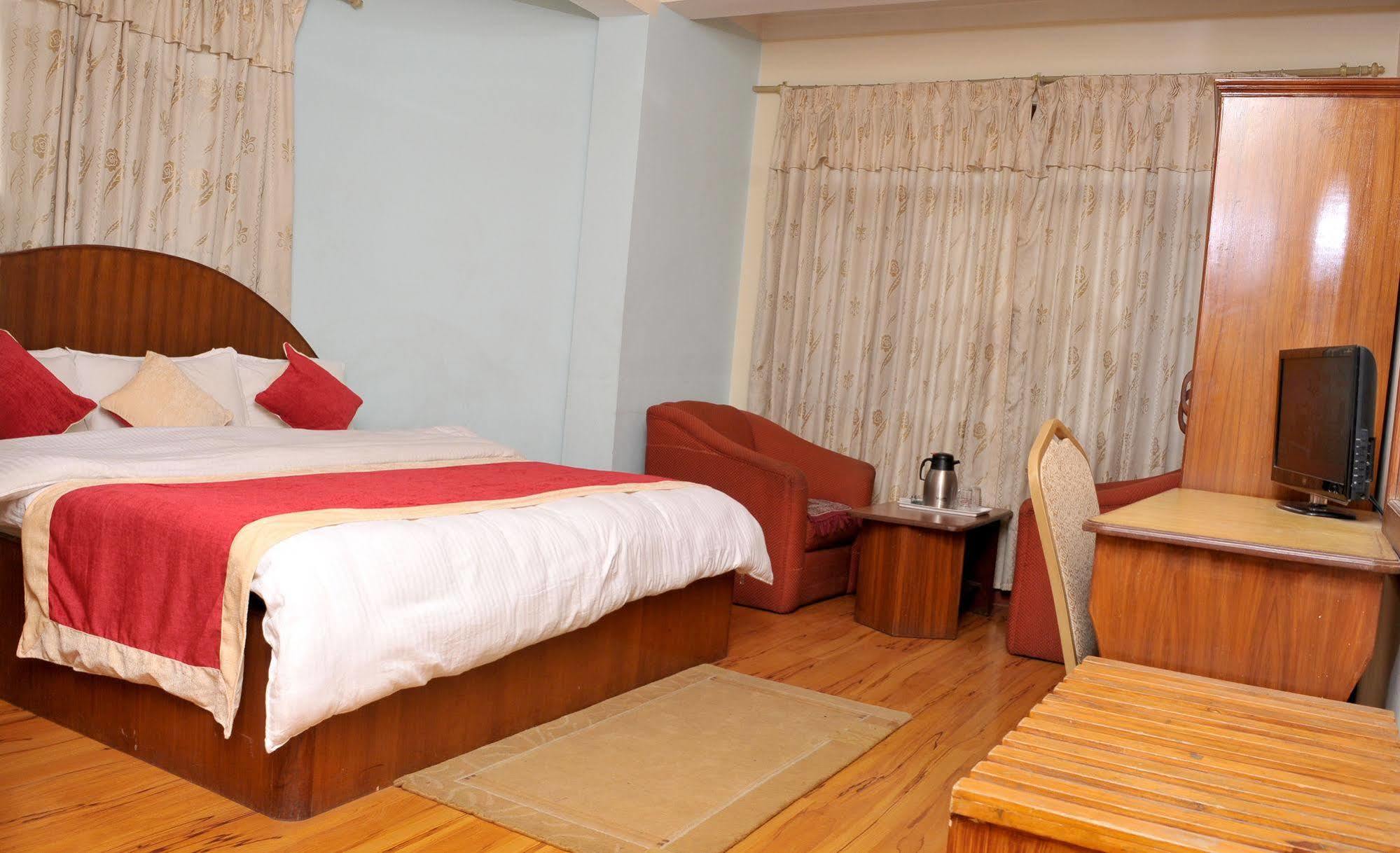 Hotel Brihaspati Kathmandu Buitenkant foto