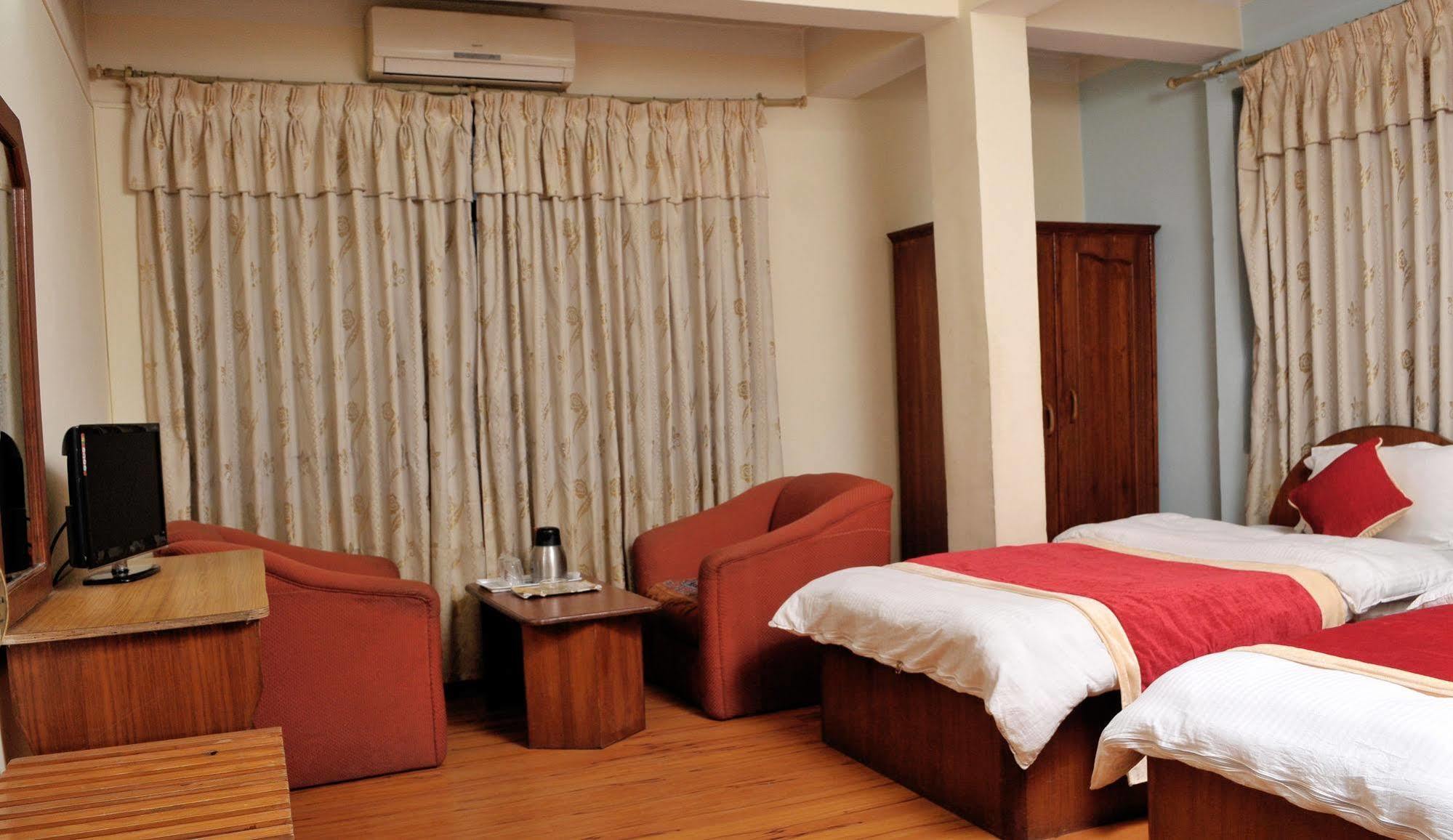 Hotel Brihaspati Kathmandu Buitenkant foto