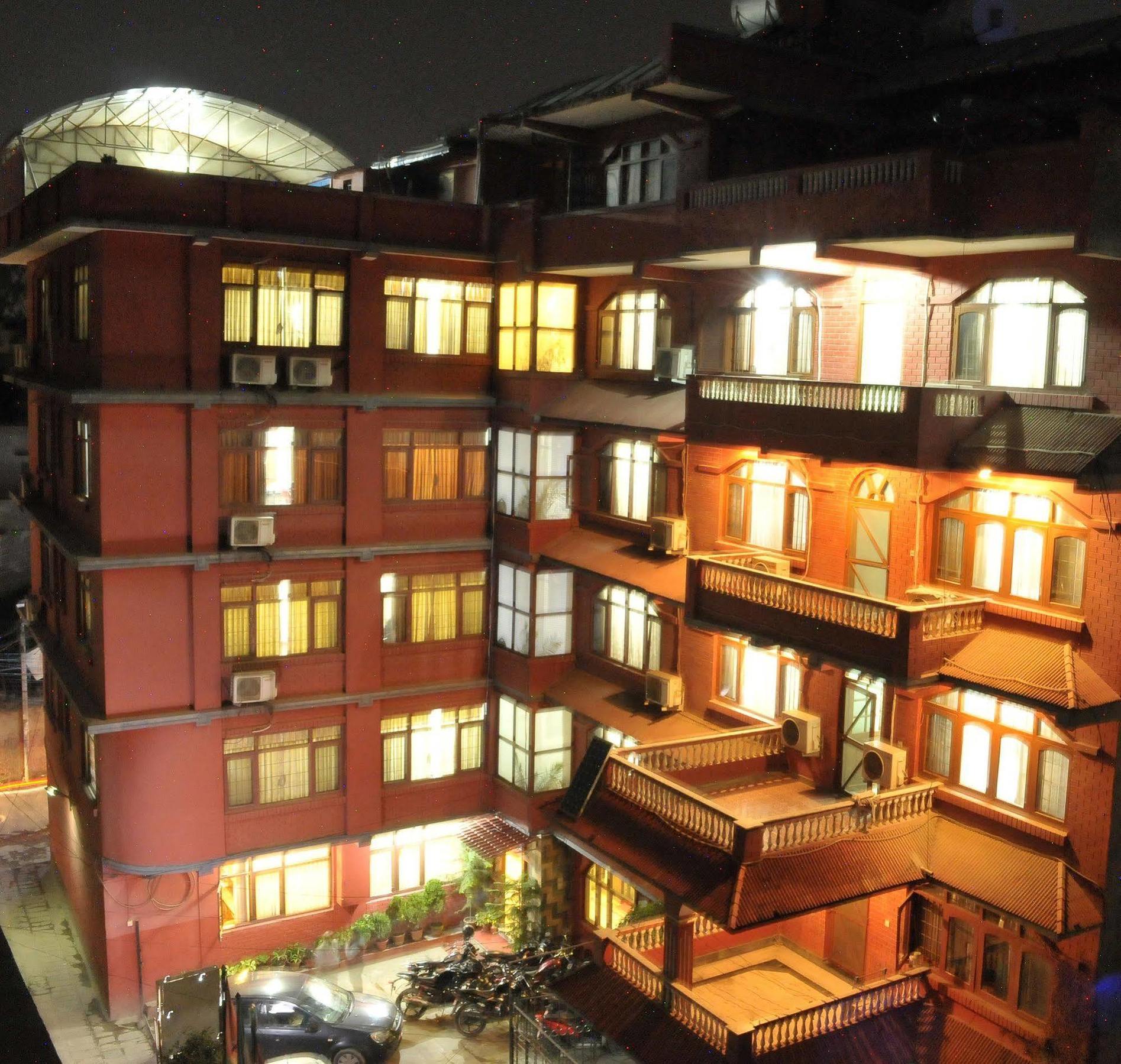 Hotel Brihaspati Kathmandu Buitenkant foto