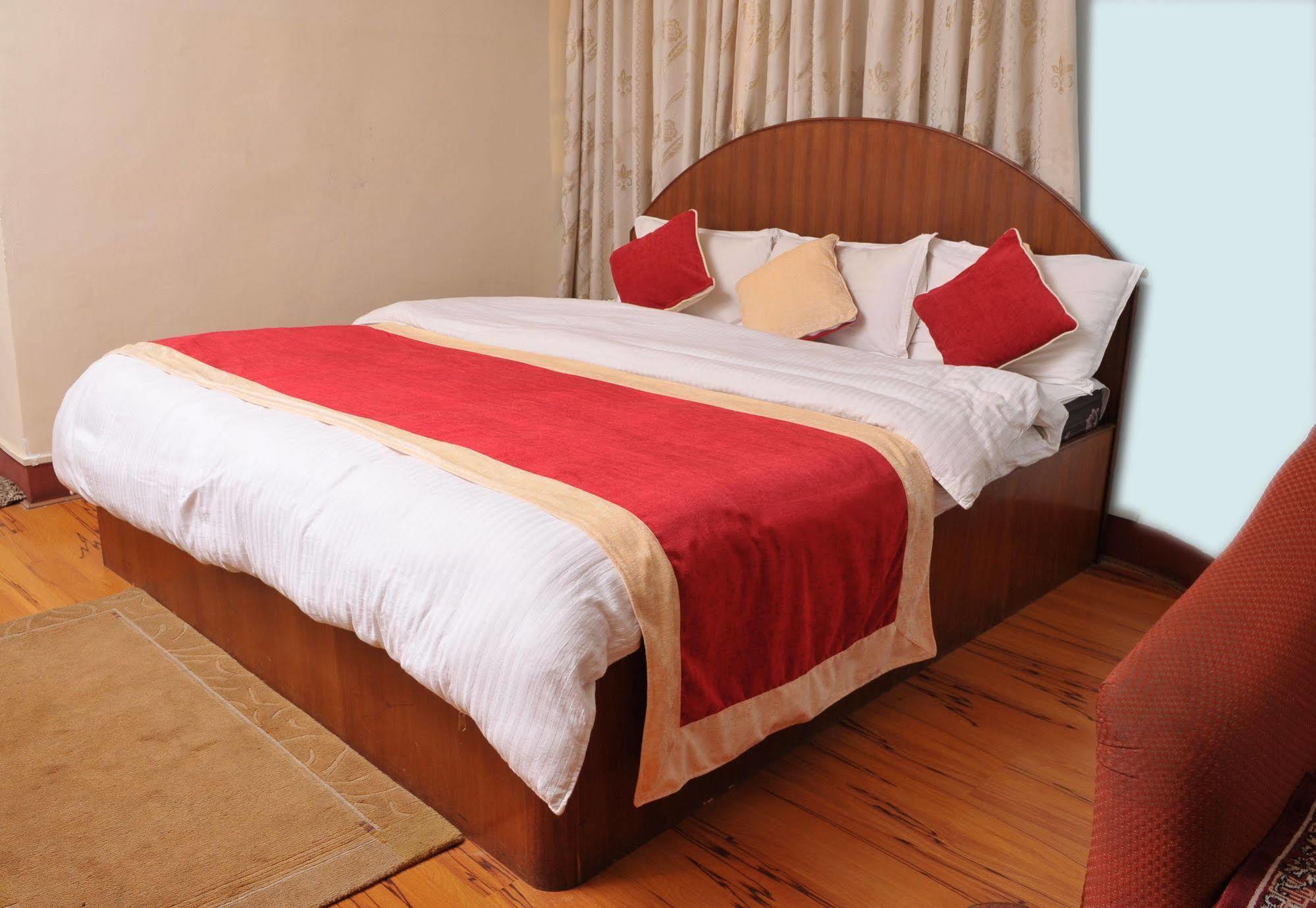 Hotel Brihaspati Kathmandu Buitenkant foto