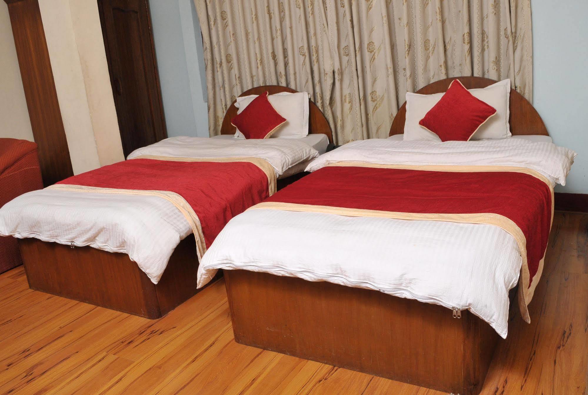 Hotel Brihaspati Kathmandu Buitenkant foto