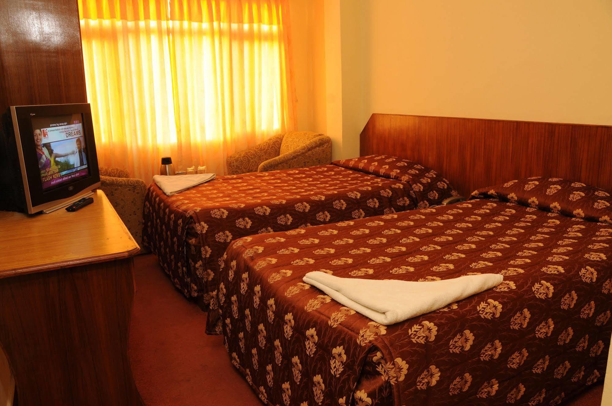 Hotel Brihaspati Kathmandu Buitenkant foto