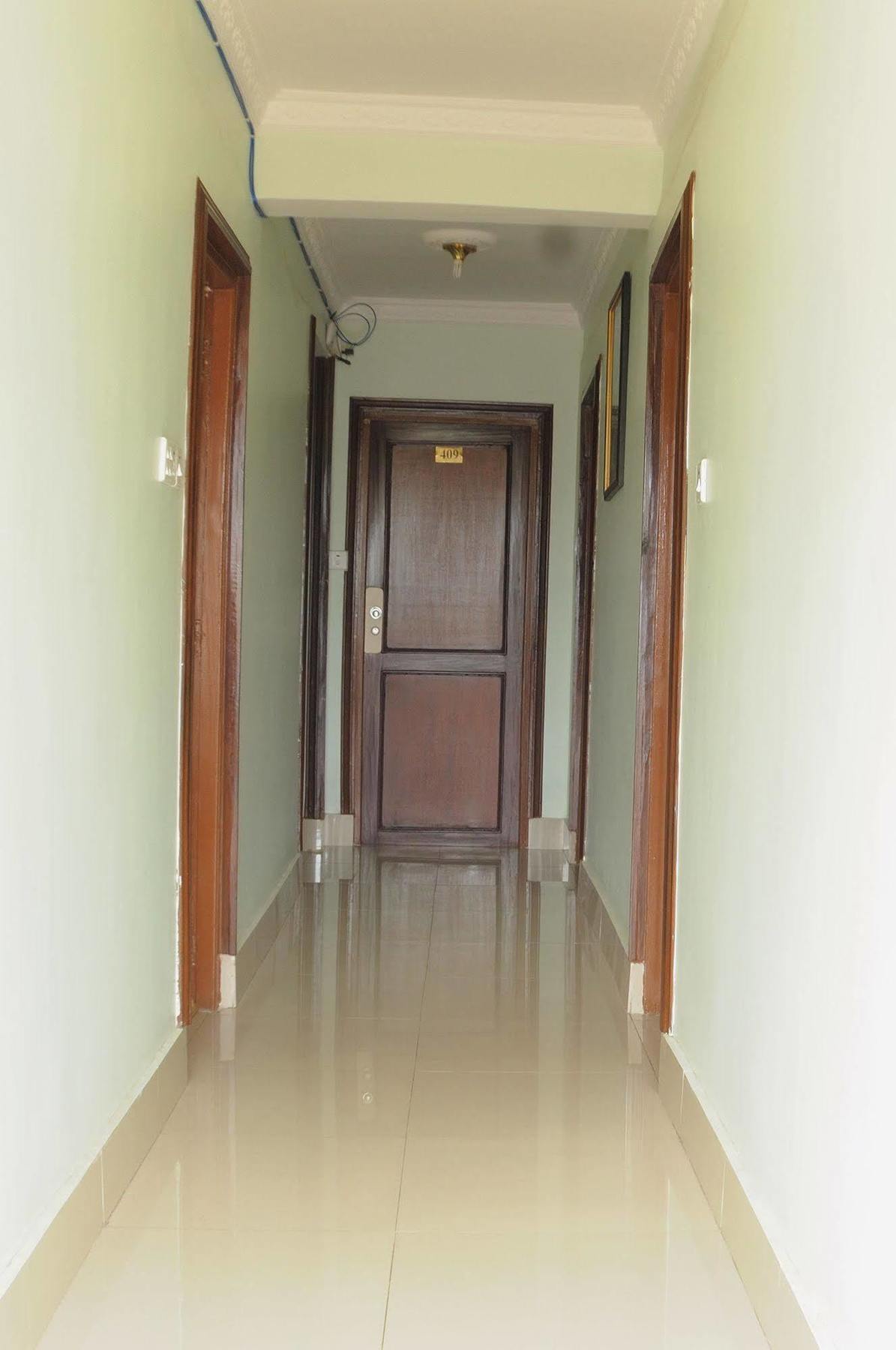 Hotel Brihaspati Kathmandu Buitenkant foto